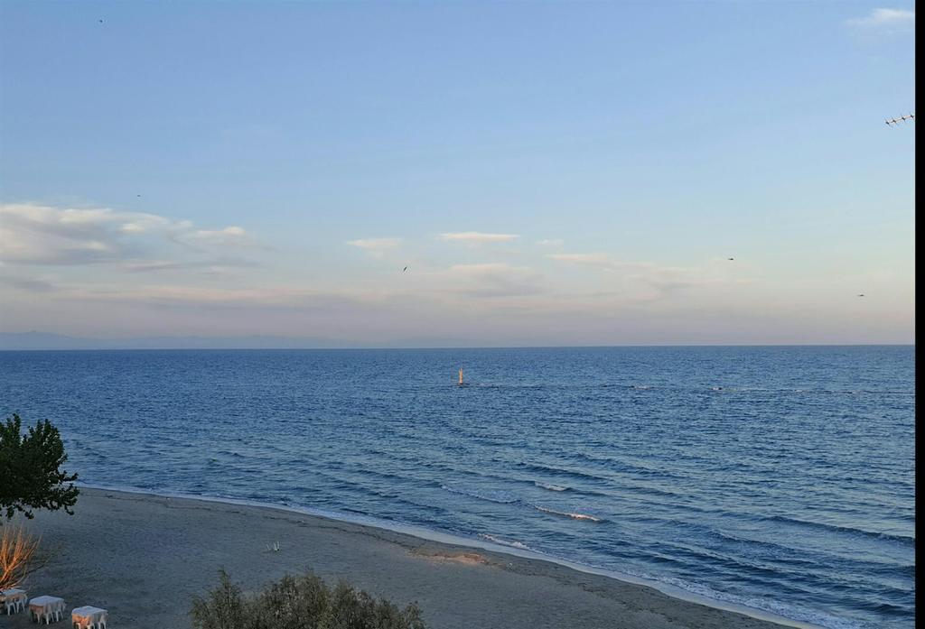 Studio Just On The Beach Paralía Exterior foto